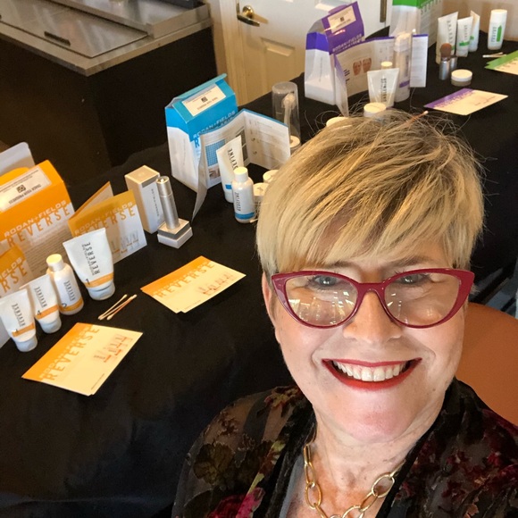 Meet your Posher, Debbie - Picture 11 of 15